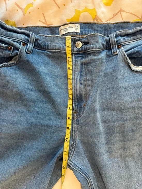 Abercrombie & Fitch Light Blue High Rise Mom Jeans - Picture 7 of 8